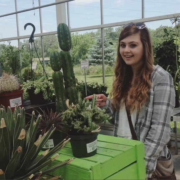 Meet your Posher, Paige - Picture 1 of 1